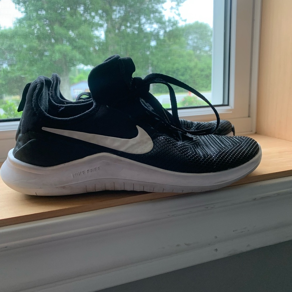 Nike Black and White Women's Sneakers